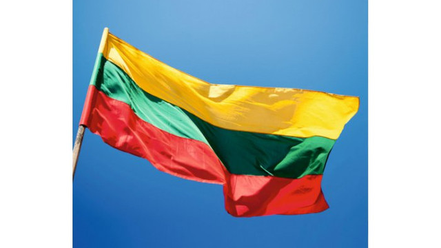 Lituania finalizează construcția gardului de la granița cu Belarus