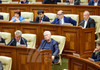 Un deputat cere ca în plenul Parlamentului să se vorbească doar în limba română