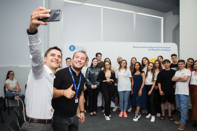 FOTO | Azi s-a încheiat proiectul „Resurse pentru Organizații de Tineret din Republica Moldova”, finanțat de Departamentul pentru Relația cu Republica Moldova din cadrul Guvernului României