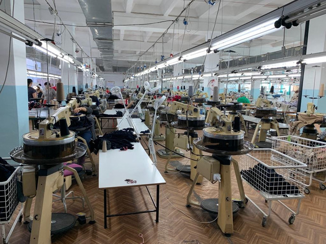 FOTO.  Investițiile românești creează locuri de muncă în Republica Moldova. 80% din capitalul unei fabrici de confecții din Cahul este românesc