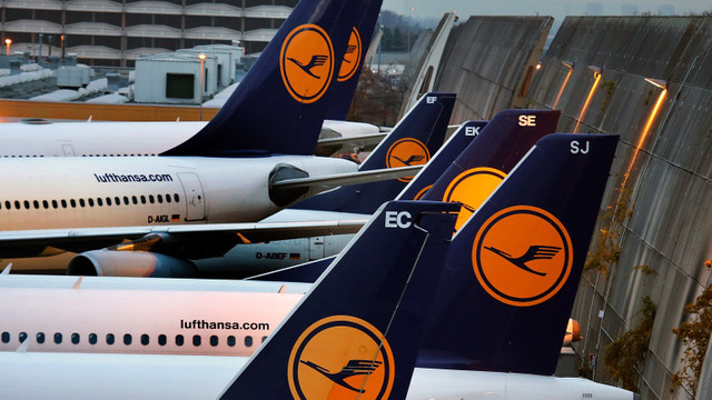 Lufthansa anulează 800 de zboruri programate pentru vineri din cauza grevei piloților

