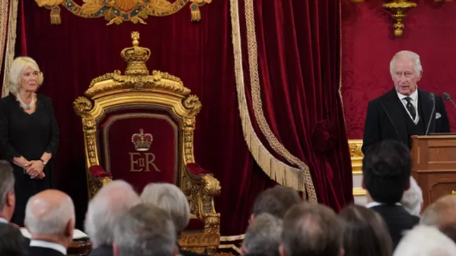 Charles al III-lea a fost proclamat oficial rege al Marii Britanii
