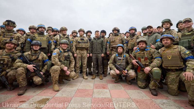 Ucraina: În Iziumul recucerit, Volodimir Zelenski promite ''victoria