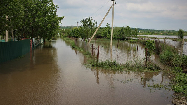 Risc de inundații locale anunțat de Centrul Hidrologic