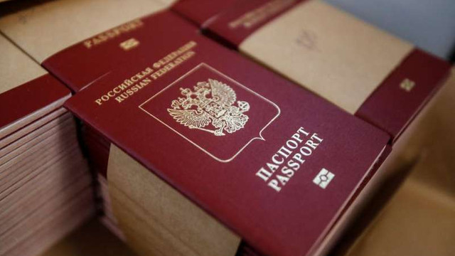 Elveția suspendă la rândul său acordul privind vizele simplificate pentru ruși