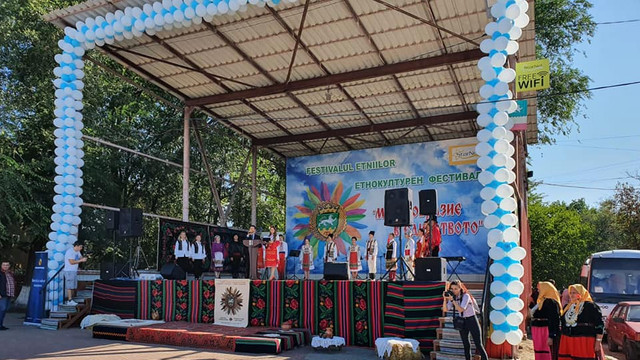 FOTO. Ambasada României în Republica Moldova a participat la activitățile din cadrul Festivalul republican al Etniilor - ”Unitate prin diversitate”, ediția XX