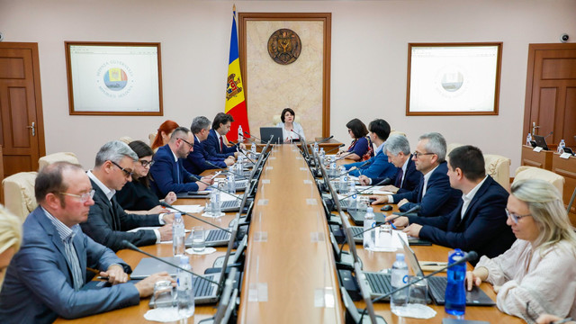 LIVE | Cabinetul de miniștri se întrunește în  ședință la Cahul. Acordarea suportului financiar unic beneficiarilor de pensii și alocații sociale de stat, pe ordinea de zi