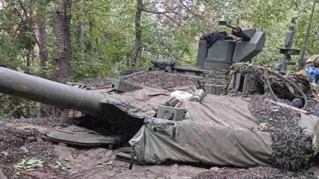 T-90M, cel mai modern tanc rus, ar putea ajunge în SUA unde va fi analizat. Rușii îi acuză de „trădare” pe cei care au permis captura