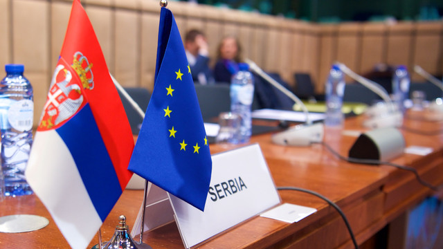 Parlamentul European va cere suspendarea negocierilor de aderare a Serbiei la UE