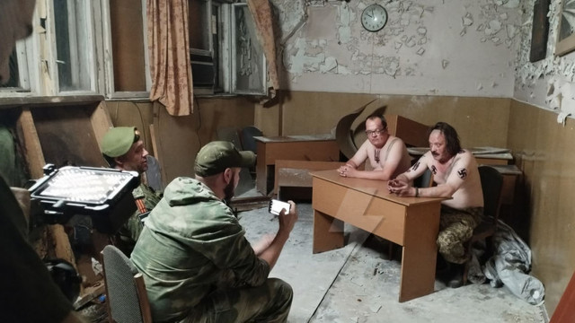 Rușii fac un film de propagandă în Lugansk, cu un fals Zelenski, svastici și soldați-caricatură. Cum se va numi pelicula

