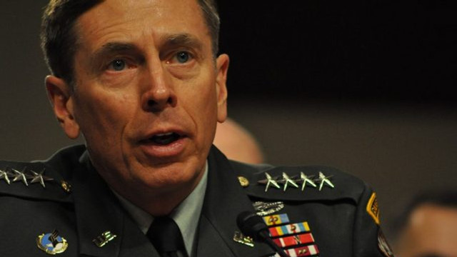 Generalul american David Petraeus: SUA ar distruge trupele rusești din Ucraina și flota din Marea Neagră dacă Putin va folosi arme nucleare