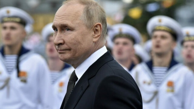 Putin, ironizat de ziua lui de un ministru al Apărării: Strângem bani pentru niște 
