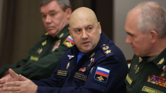 Șerpăria din ministerul rus al Apărării: „Tot mai fracțional
