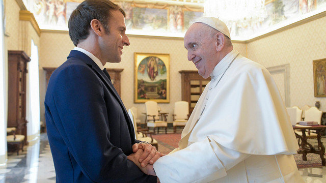 Președintele Emmanuel Macron îl va întâlni pe Papa Francisc pe 24 octombrie