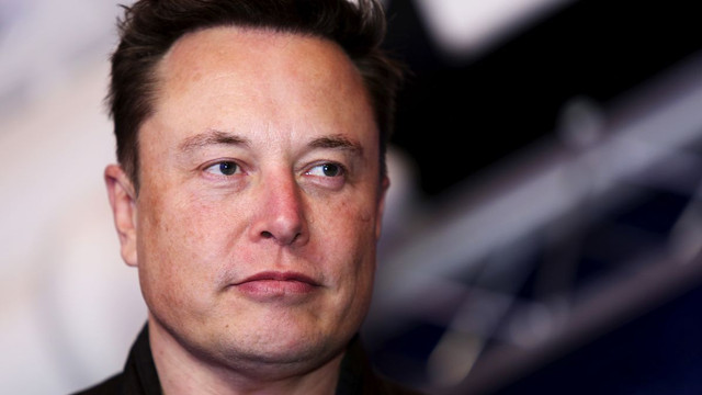 Elon Musk cere Pentagonului să plătească pentru a continua să doneze sateliți Ucrainei