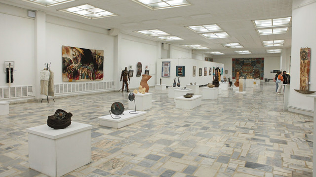 Bienala Internațională de Artă Decorativă. Peste 100 de lucrări realizate de artiști din Republica Moldova, România, Ucraina, Țările Baltice, Azerbaidjan și Polonia sunt expuse la Chișinău