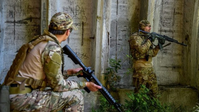 Sprijinul militar acordat Ucrainei de UE se intensifică: Misiune de formare a 15.000 de soldați ucraineni și o nouă tranșă de 500 de milioane de euro