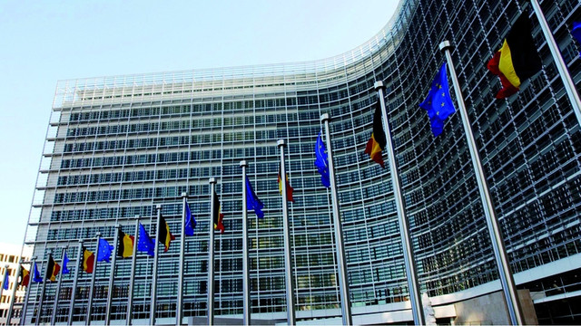 Comisia Europeană alocă 40 de miliarde de euro și demarează achiziții de gaz comune pentru a combate efectele crizei energetice
