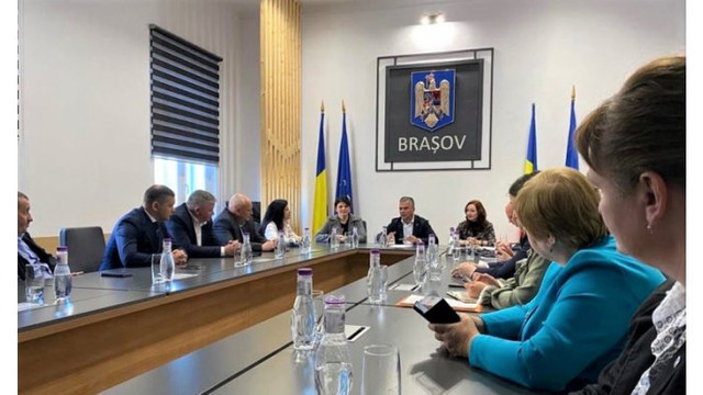 Primari și președinți de raioane din nordul Republicii Moldova au învățat la Brașov cum să depășească situațiile de criză