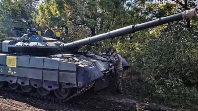 Colecția de trofee militare a armatei ucrainene a trecut de 500 de vehicule de luptă. Cele mai recente capturi sunt tancurile T-90A și T-80BVM