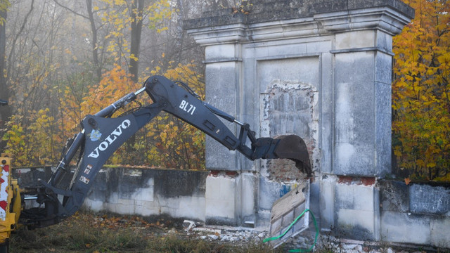 Campanie de „derusificare” în Polonia. Monumentele sovietice sunt demolate

