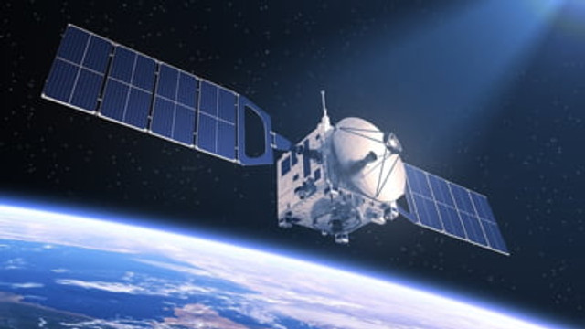 Rusia amenință că va doborî sateliți comerciali americani pentru că ajută Ucraina
