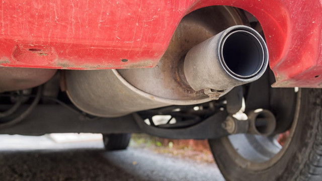 UE aprobă interzicerea vânzărilor de mașini cu motoare pe benzină și motorină din 2035
