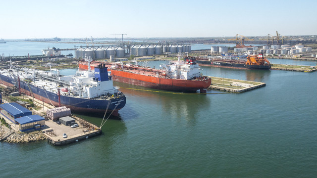 Aproape 180 de nave încărcate cu cereale ucrainene sunt blocate pe Marea Neagră. Ankara anunță ce se va întâmpla cu ele