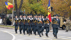 FOTO | Militarii Companiei Garda de Onoare a Regimentului de Stat Major au participat la repetițiile pentru parada militară din 1 decembrie, organizată cu prilejul Zilei Naționale a României