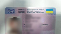 Un permis de conducere ucrainean, depistat cu indici de falsificare
