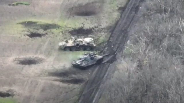 VIDEO | Tanc rusesc bombardat de ucraineni chiar când echipajul se pregătea să fugă