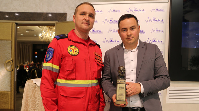 Echipa SMURD din Republica Moldova a ridicat premiul pentru profesionalism în asistență medicală la Gala Elitelor Medicale ediția a VII-a din Iași