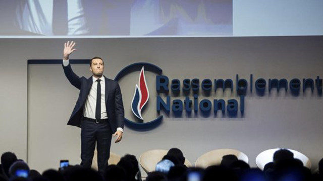 Principalul partid de extremă-dreapta din Franța are un nou lider. Marine Le Pen, înlocuită de un tânăr de 27 de ani
