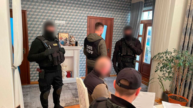 Un alt grup criminal, specializat în transportarea ilegală a bărbaților din Ucraina în Moldova, a fost reținut de către oamenii legii