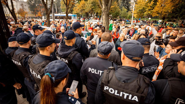 55 de persoane au fost reținute astăzi în cadrul protestului organizat de Paridul Șor. Poliția: „Participanții la protest au încălcat ordinea publică”