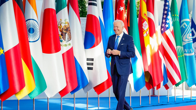 Liderii G20 se reunesc în Indonezia pentru un summit influențat de războiul Rusiei în Ucraina și prima întâlnire Biden – Xi. Cu Putin absent, Moscova este pregătită de confruntare diplomatică cu Occidentul