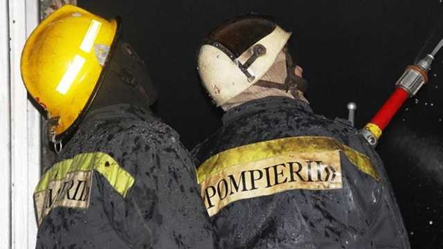 Incendiu la un atelier de prelucrare a lemnului din municipiul Chișinău. Patru echipaje de salvatori și pompieri au participat la lichidarea acestuia