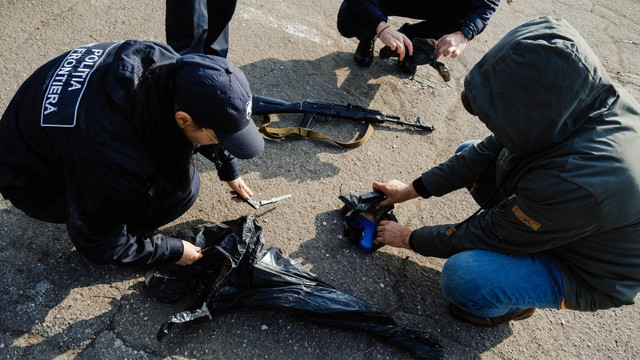 Zece polițiști de frontieră au fost instruiți privind detectarea traficului ilicit de arme și muniții de către ofițerii FRONTEX