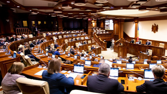 Discuții în contradictoriu în plenul Parlamentului pe subiectul consecințelor războiului din Ucraina asupra Republicii Moldova