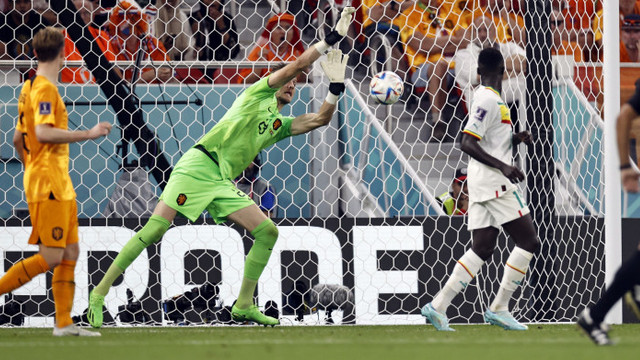 Campionatul Mondial de fotbal. Olanda și-a confirmat statutul de favorită în fața Senegalului, SUA și Țara Galilor au încheiat partida nedecis. Programul zilei 