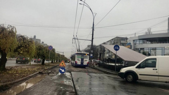 Trafic rutier suspendat pe bd. Dacia din Chișinău până pe 10 decembrie. Cum vor circula troleibuzele