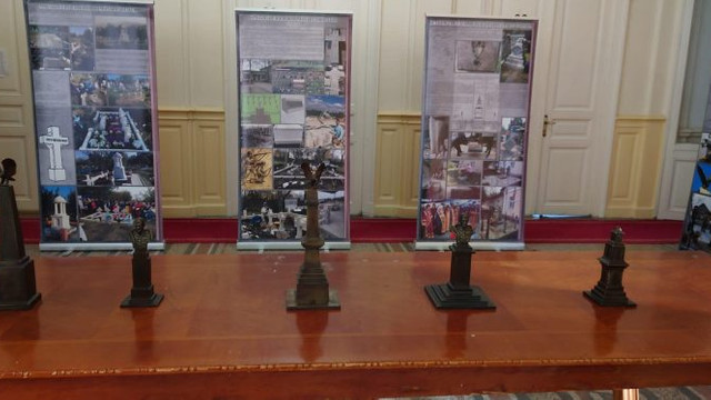 Expoziția „Monumentele Basarabiei furate” a fost vernisată la Râmnicu Sărat