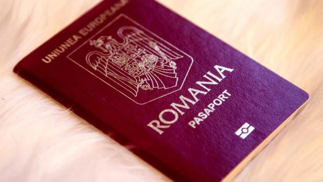 Străinii care nu au locuit în România pot dobândi cetățenia română dacă sunt căsătoriți 10 ani cu români
