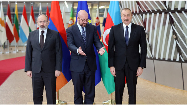 Azerbaidjanul refuză negocieri de pace cu Armenia care să aibă loc în prezența președintelui francez Macron