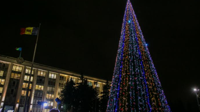 Startul sărbătorilor de iarnă va fi dat la Chișinău pe 17 decembrie

