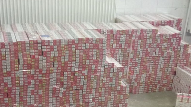 Tentativă de contrabandă cu aproape 18.000 pachete de țigări destinate UE, descoperită de către vameși