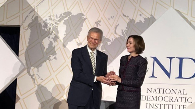 Președinta Maia Sandu a primit Premiul pentru democrație Madeleine K. Albright 2022
