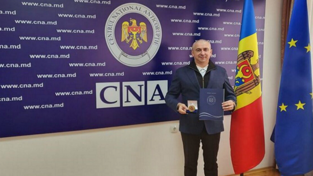Prorectorul UTM Dinu Țurcanu, medaliat de CNA