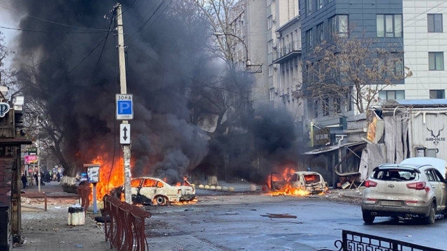 Sute de persoane fug din Herson, din sudul Ucrainei