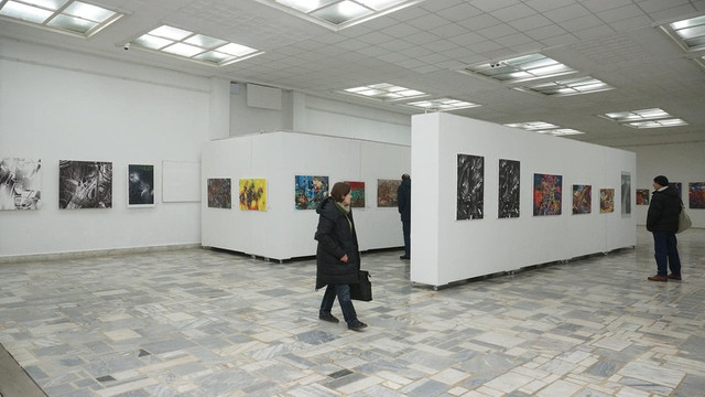 FOTO | Iubitorii de grafică digitală pot vizita expoziția „Metafore vizuale”, deschisă la Centrul Expozițional „Constantin Brâncuși”